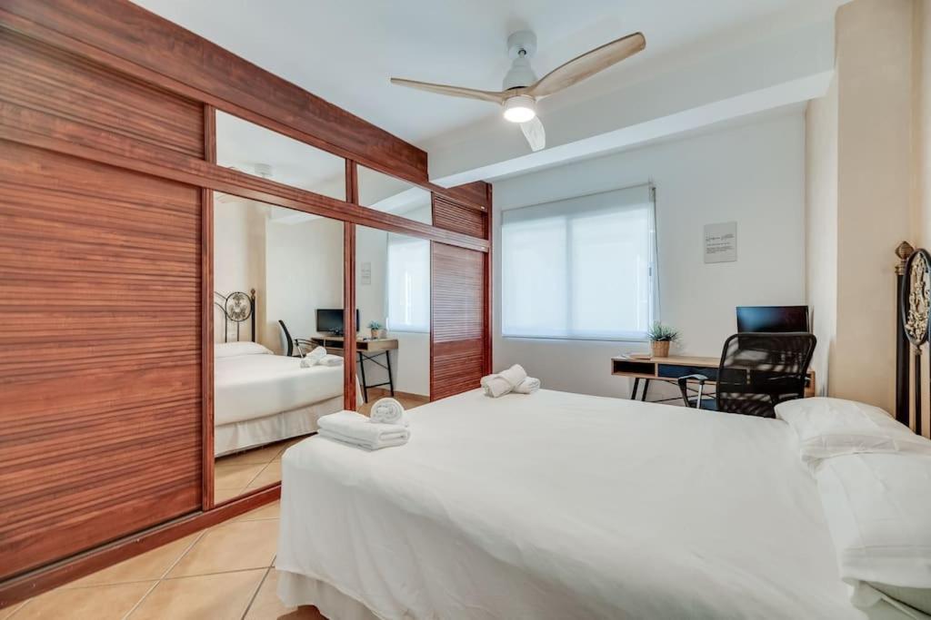 Encantador Apartamento Cerca Del Mar Малага Екстериор снимка