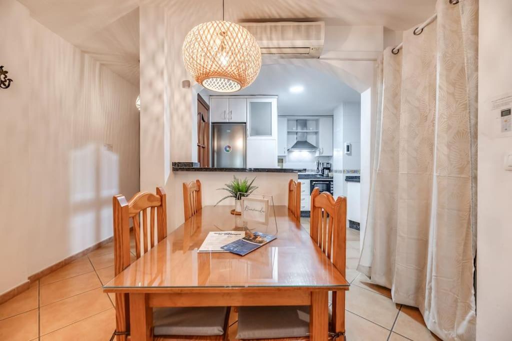 Encantador Apartamento Cerca Del Mar Малага Екстериор снимка