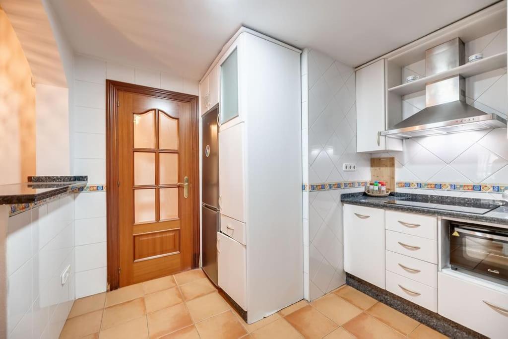 Encantador Apartamento Cerca Del Mar Малага Екстериор снимка