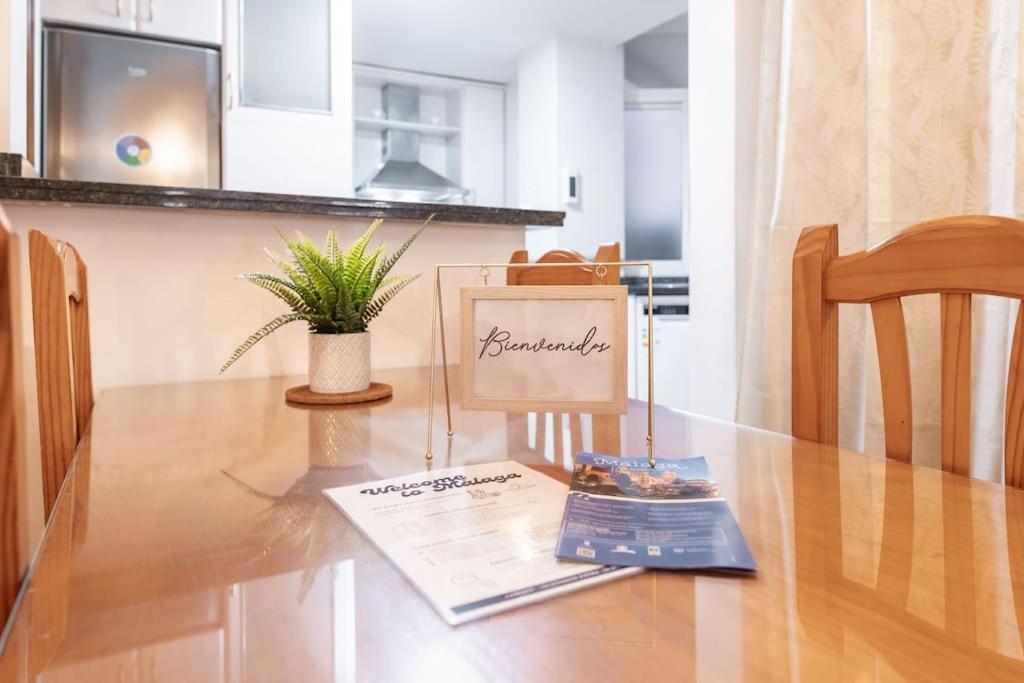 Encantador Apartamento Cerca Del Mar Малага Екстериор снимка