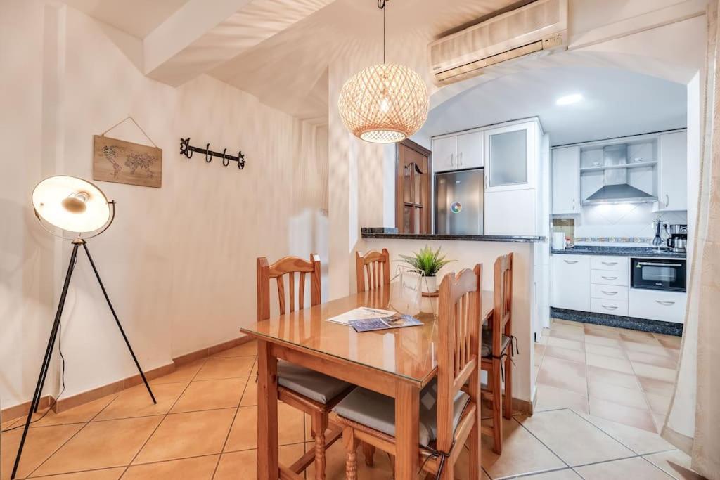 Encantador Apartamento Cerca Del Mar Малага Екстериор снимка