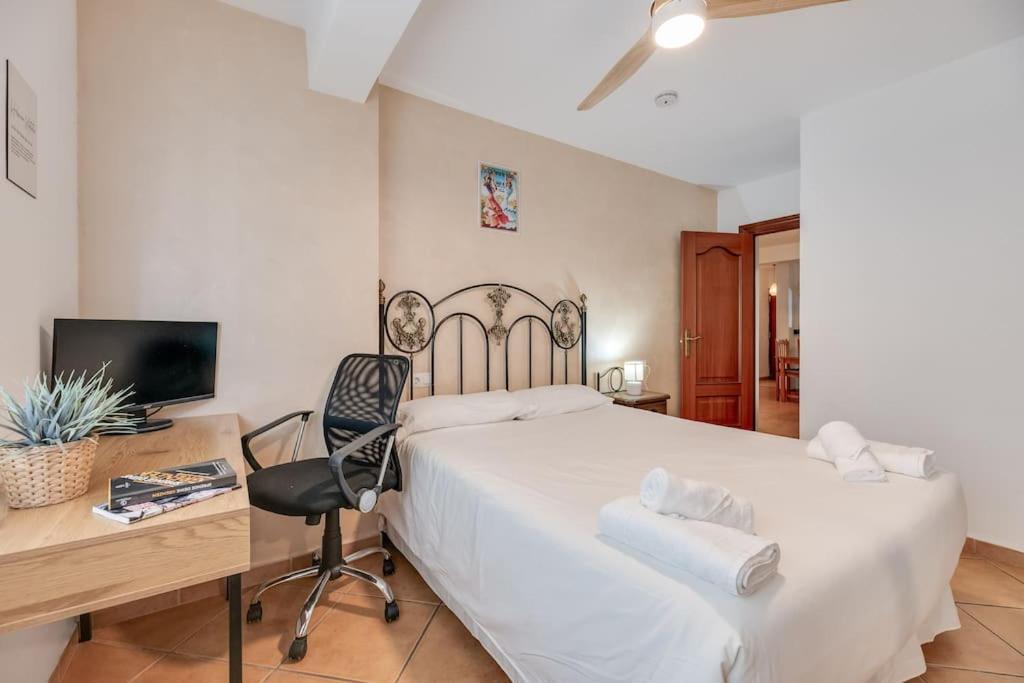 Encantador Apartamento Cerca Del Mar Малага Екстериор снимка