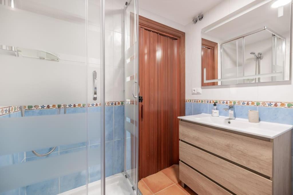 Encantador Apartamento Cerca Del Mar Малага Екстериор снимка