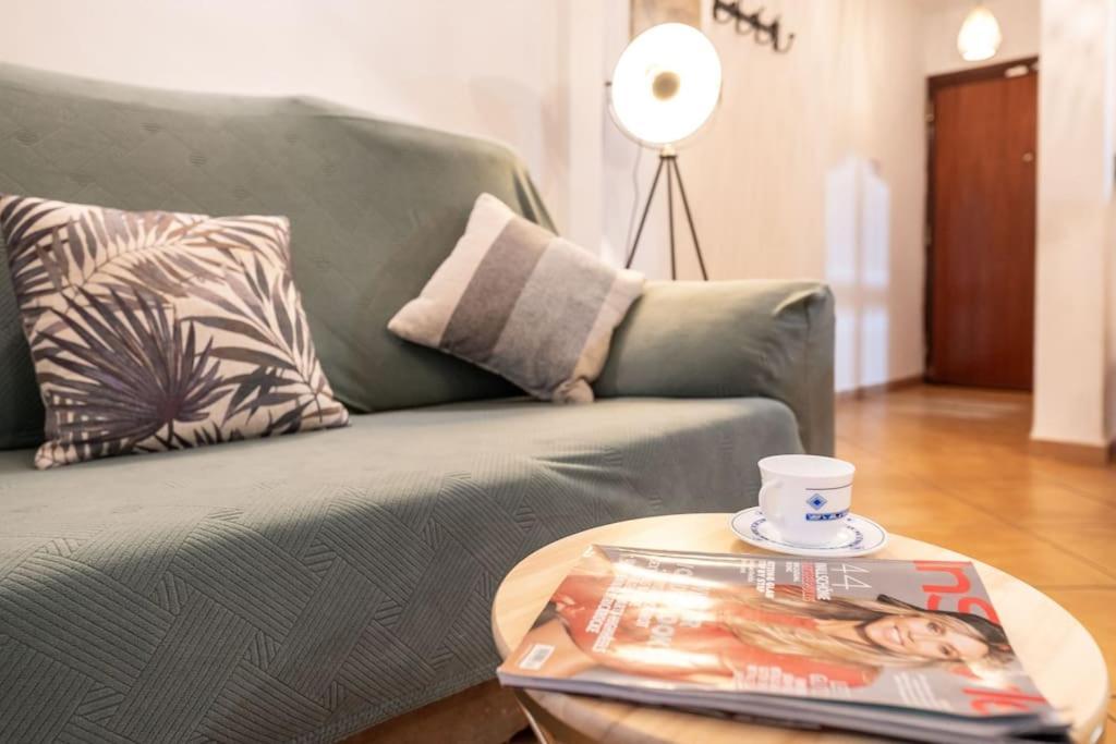 Encantador Apartamento Cerca Del Mar Малага Екстериор снимка